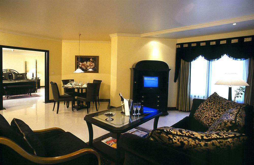 The Orchid Hotel Mumbai Vile Parle Exterior photo A suite at the Taj Mahal Palace, Mumbai