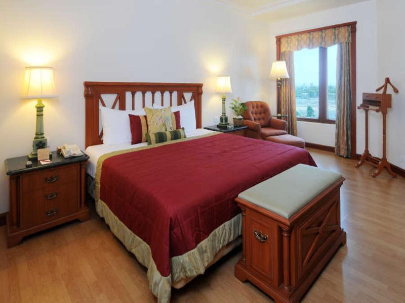 The Orchid Hotel Mumbai Vile Parle Exterior photo A bedroom at the hotel