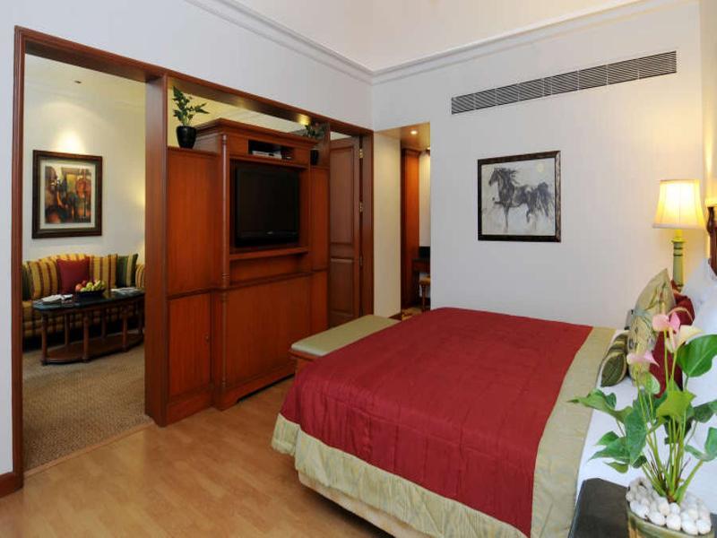 The Orchid Hotel Mumbai Vile Parle Exterior photo A suite at the Taj Bengal