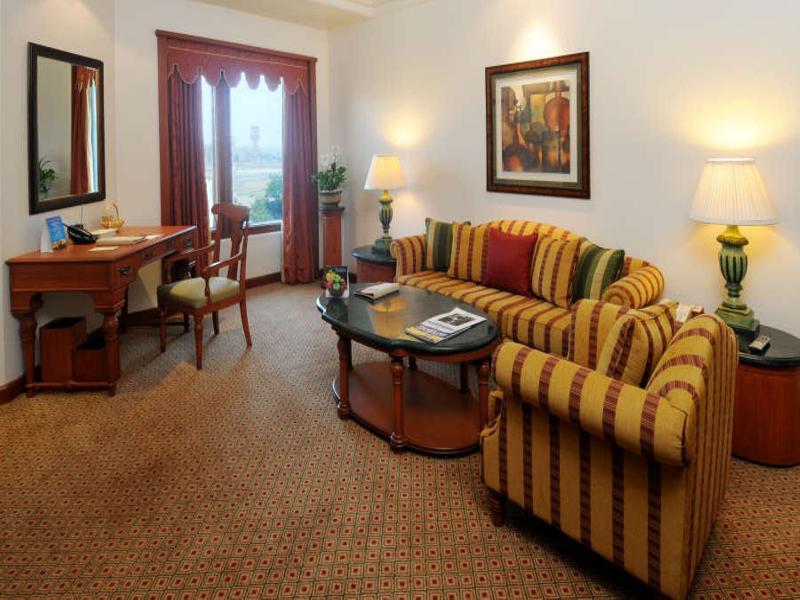 The Orchid Hotel Mumbai Vile Parle Exterior photo A living room in a suite at the Taj Bengal