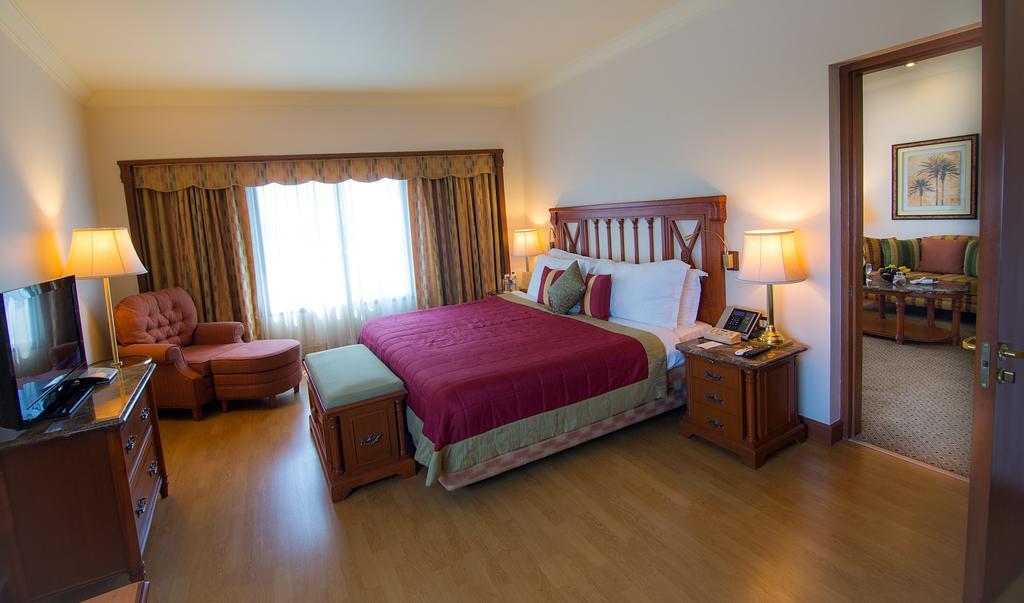 The Orchid Hotel Mumbai Vile Parle Exterior photo A bedroom at the Taj Bengal