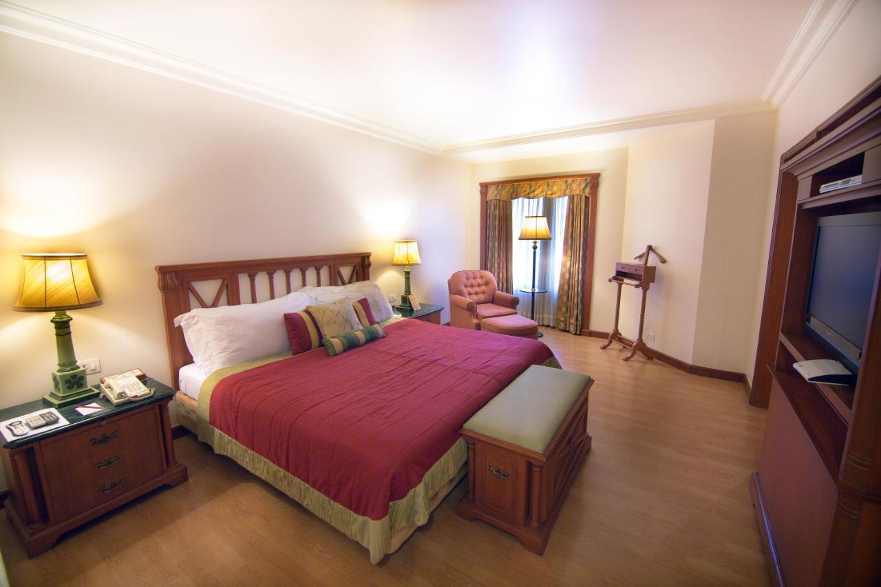 The Orchid Hotel Mumbai Vile Parle Exterior photo A room at the Taj Bengal