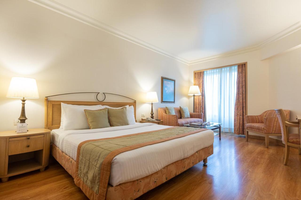 The Orchid Hotel Mumbai Vile Parle Exterior photo A room at the Taj Bengal